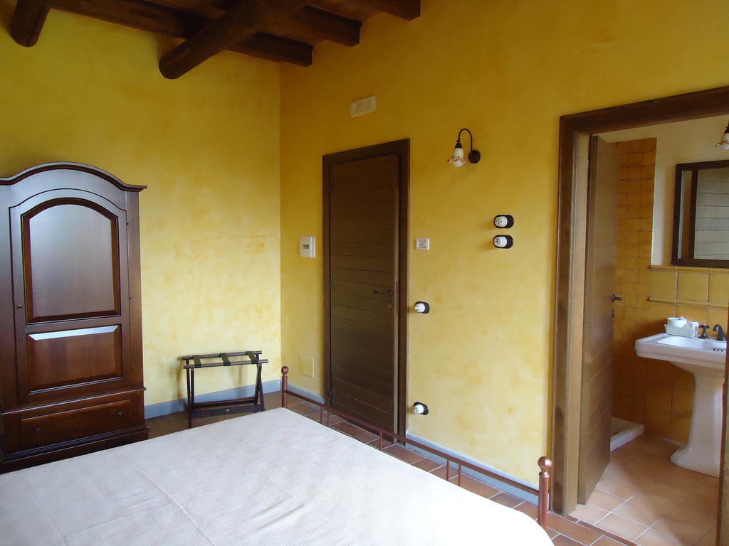 Agrituirsmo Masseria Campierti Falciano del Massico Szoba fotó